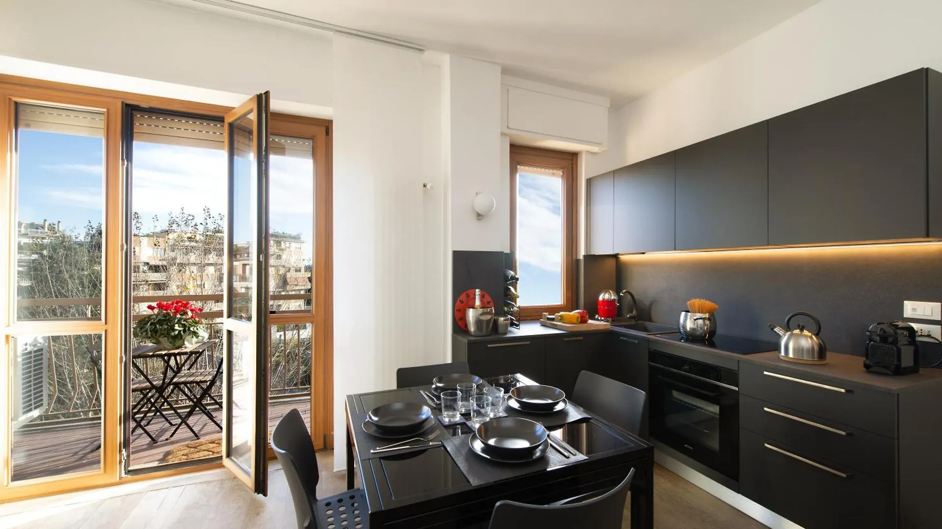 Apartman La Terrazza Vista Duomo, Piscina E Campi Da Tennis Milánó